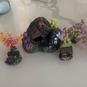 Vibrant Aquarium Decor Set with Barrel and Plants